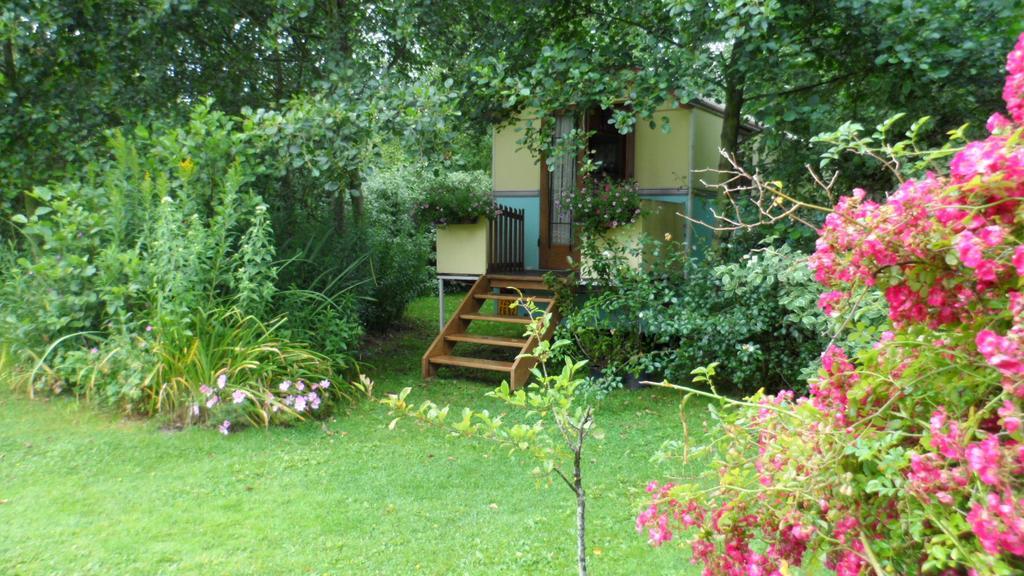Roulottes Du Rouard Bed & Breakfast Camiers Phòng bức ảnh